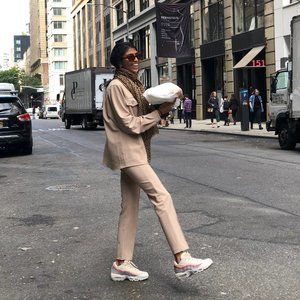 Meet your Posher, Maya